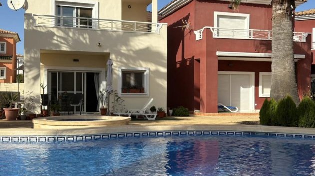 Villa - Resale -
                Altaona Golf and Country Village - ML-44659