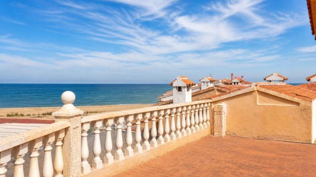 Villa - Resale - Denia -
                Denia