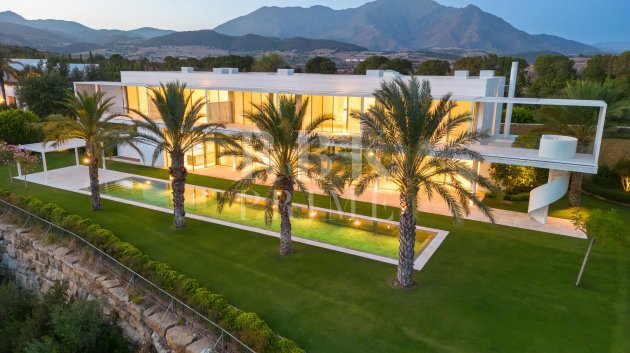 Villa - Resale - Malaga -
            Casares