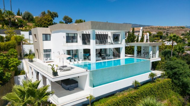 Villa - Resale - Malaga -
            Málaga