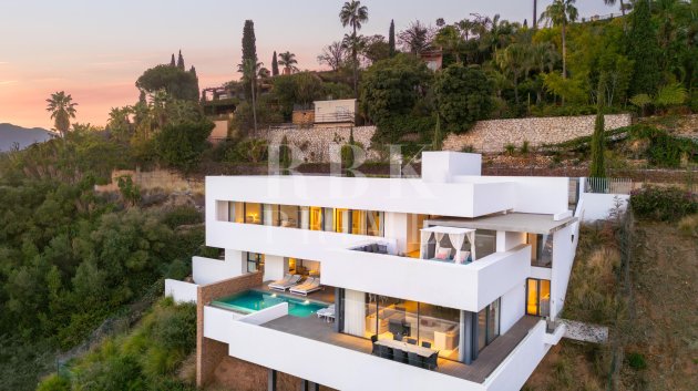 Villa - Resale -
                Malaga - ML-72349
