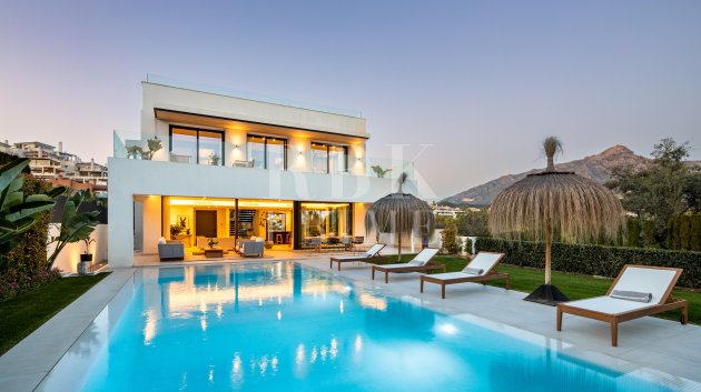 Villa - Resale - Malaga -
            Nueva Andalucía