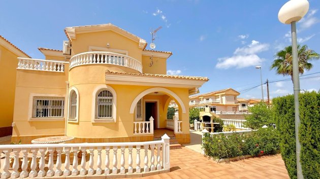 Villa - Resale - Orihuela Costa -
                Villamartín