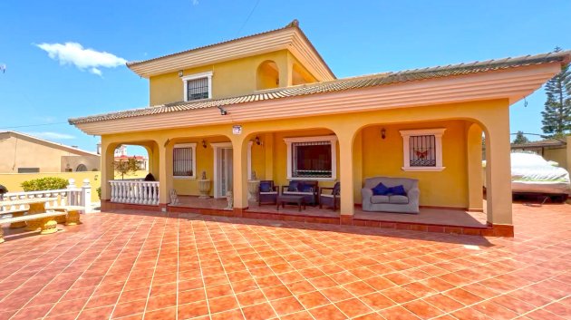 Villa - Resale -
                Torrevieja - ML-25830