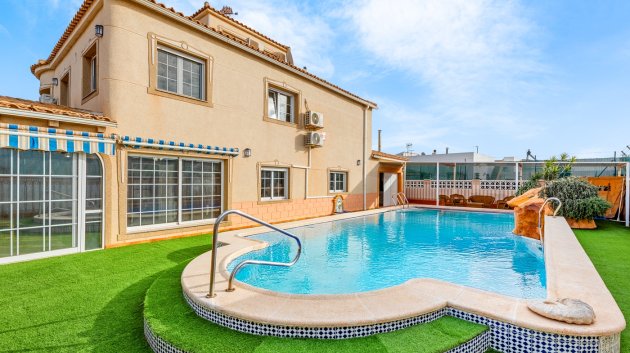 Villa - Resale -
                Torrevieja - ML-37773