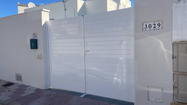 Villa - Resale -
                Torrevieja - ML-81052