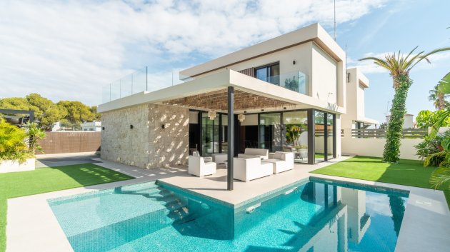 Villa - Resale -
                Torrevieja - ML-95190
