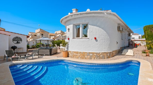 Villa - Revente -
                Ciudad Quesada - ML-73091