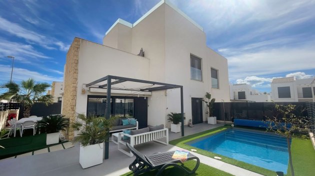 Villa - Revente - Ciudad Quesada -
            Pueblo Bravo