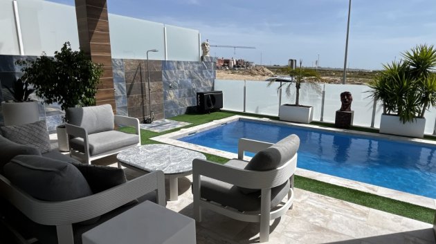 Villa - Revente - Orihuela Costa -
                Entre Naranjos Vistabella Golf