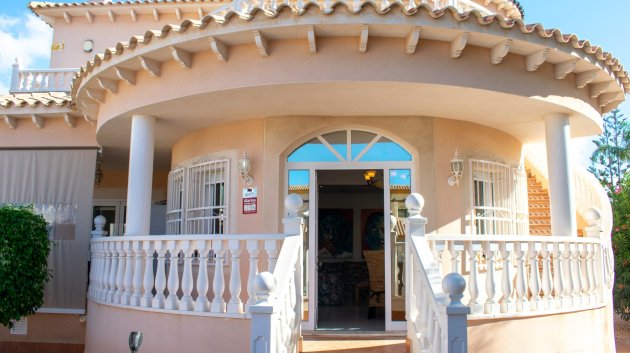 Villa - Revente - Orihuela Costa -
                La Zenia