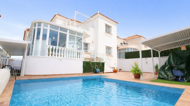 Villa - Revente -
                Orihuela Costa - ML-57857