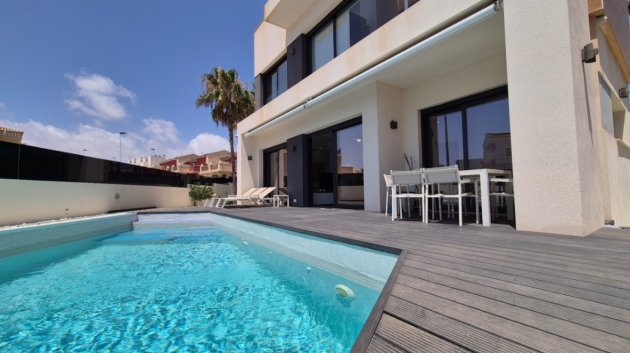 Villa - Revente - Torrevieja -
                Costa Blanca