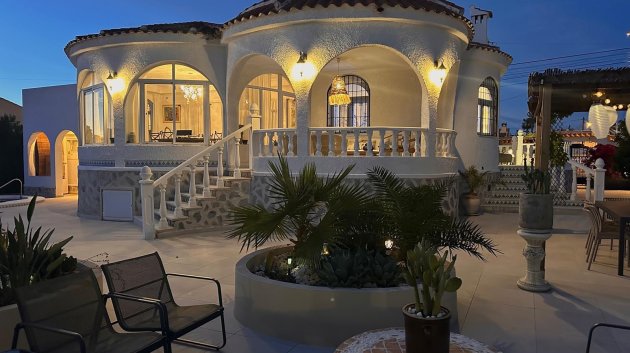 Villa - Revente - Torrevieja -
                Costa Blanca