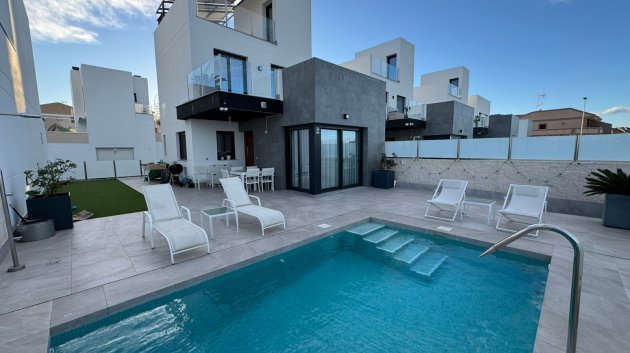 Villa - Revente - Torrevieja -
            Los Balcones