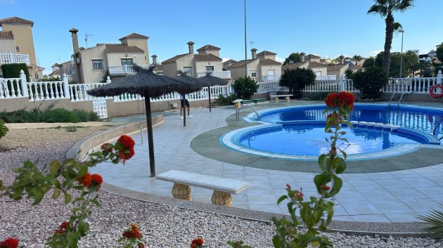 Reventa - Chalets -
Orihuela Costa - Villamartín