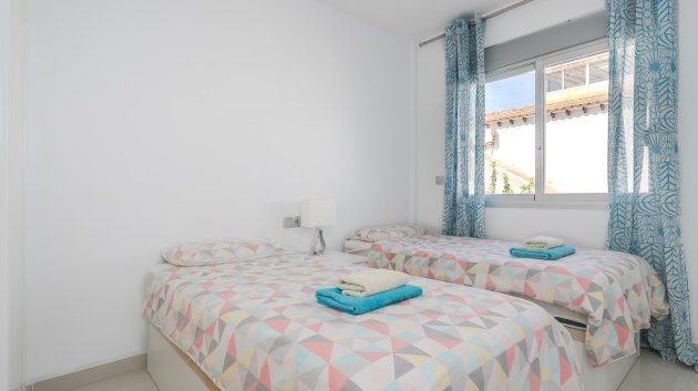 Reventa - Apartamentos -
Orihuela Costa - Punta Prima