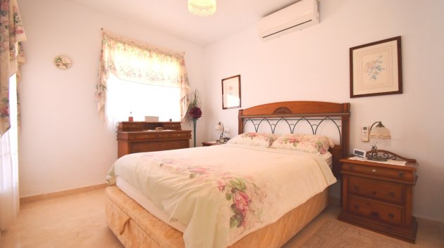 Resale - Villa -
Orihuela Costa - Playa Flamenca