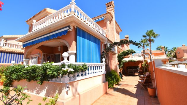 Resale - Villa -
Orihuela Costa - Playa Flamenca
