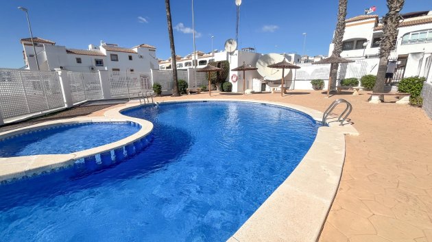 Resale - Townhouse -
Orihuela Costa - Entre Naranjos