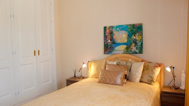 Resale - Villa -
Orihuela Costa - Campoamor Golf