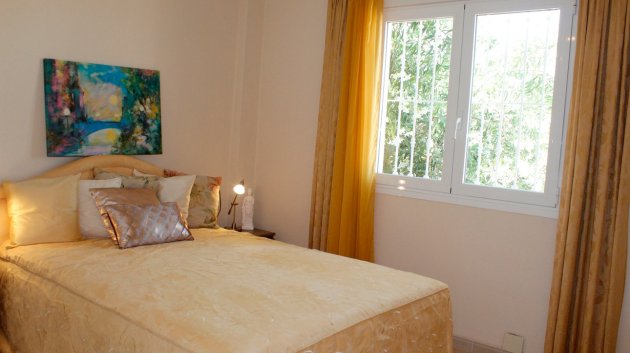 Resale - Villa -
Orihuela Costa - Campoamor Golf