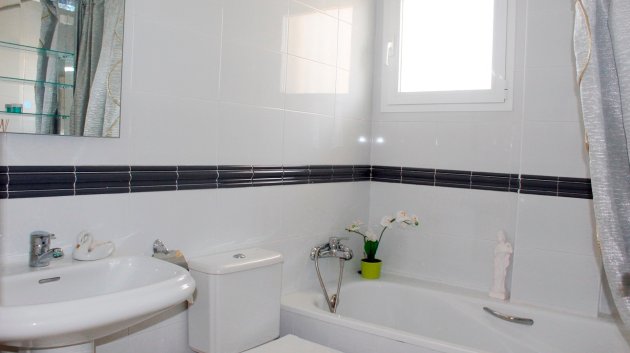 Resale - Villa -
Orihuela Costa - Campoamor Golf