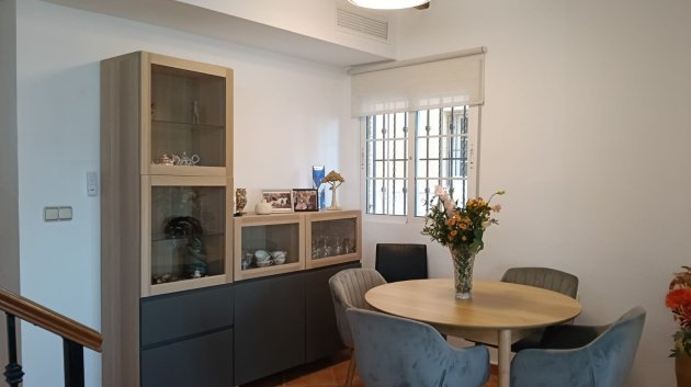 Reventa - Chalets -
Los Montesinos - La Herrada