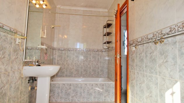 Resale - Townhouse -
Villamartín