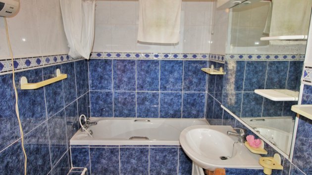 Resale - Townhouse -
Villamartín