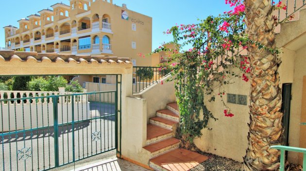 Resale - Townhouse -
Villamartín