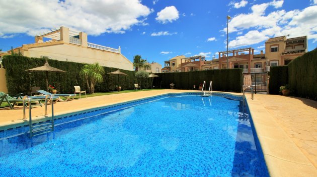 Resale - Townhouse -
Villamartín