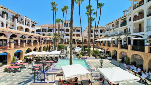 Resale - Townhouse -
Villamartín