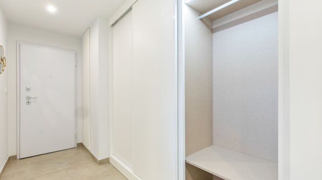 Reventa - Apartamentos -
Torrevieja - Playa de El Cura