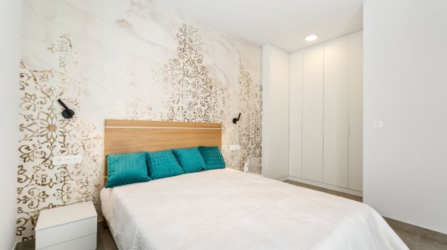 Reventa - Apartamentos -
Torrevieja - Playa de El Cura