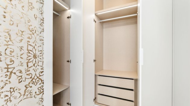 Reventa - Apartamentos -
Torrevieja - Playa de El Cura