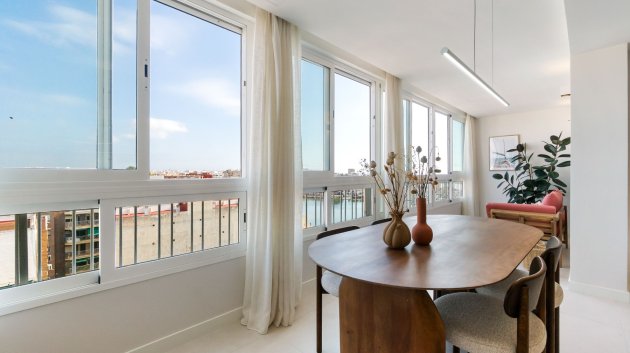 Reventa - Apartamentos -
Torrevieja