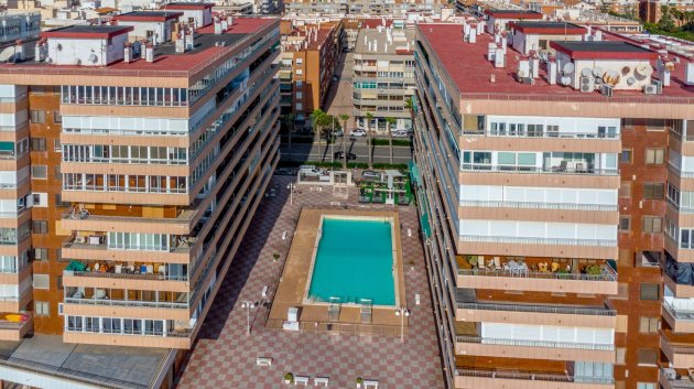 Reventa - Apartamentos -
Torrevieja