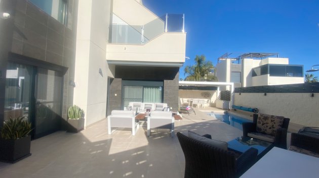 Resale - Villa -
Ciudad Quesada - Pueblo Bravo