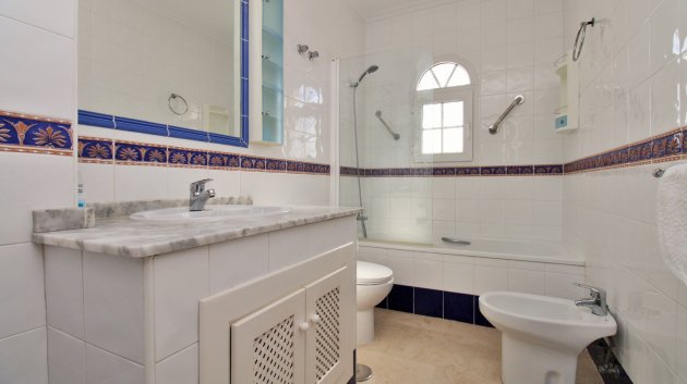 Resale - Townhouse -
Villamartín - Las Violetas