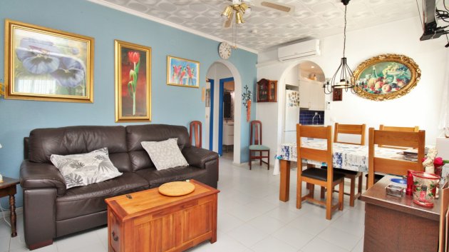 Resale - Villa -
Torrevieja - El Chaparral