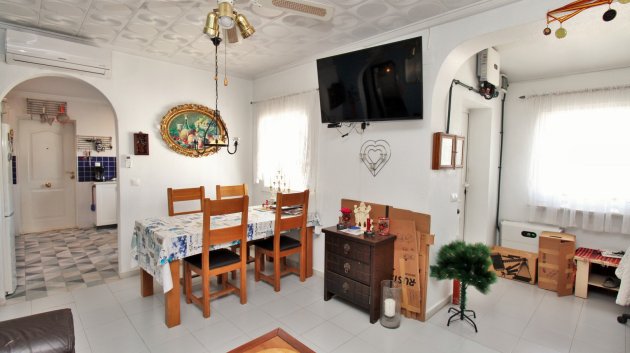 Resale - Villa -
Torrevieja - El Chaparral