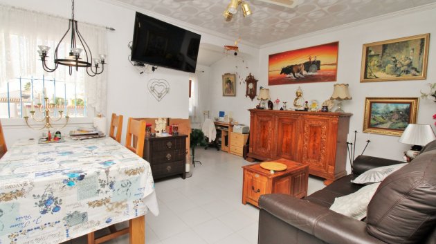 Resale - Villa -
Torrevieja - El Chaparral