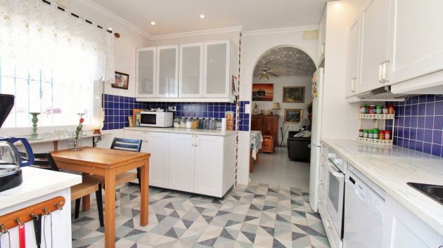 Resale - Villa -
Torrevieja - El Chaparral