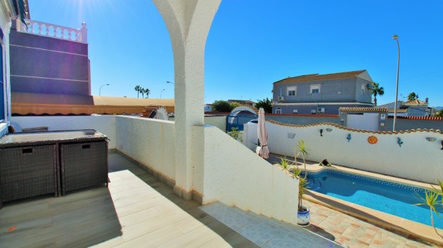 Resale - Villa -
Torrevieja - El Chaparral