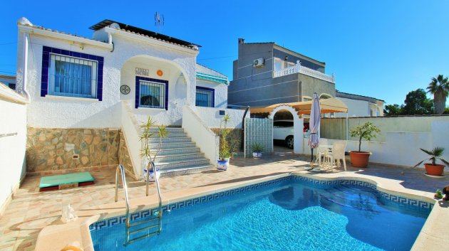 Resale - Villa -
Torrevieja - El Chaparral