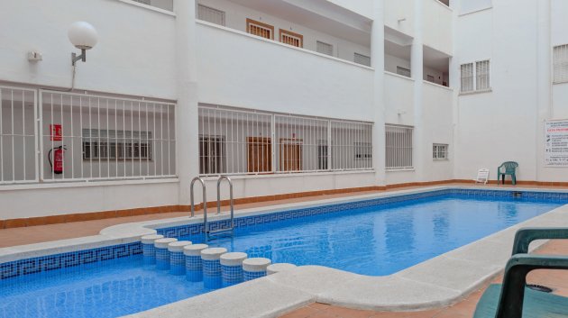 Reventa - Apartamentos -
Torrevieja
