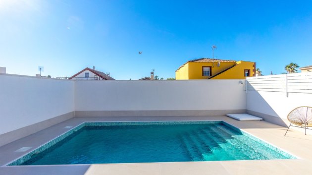 Reventa - Chalets -
Torrevieja - El Chaparral