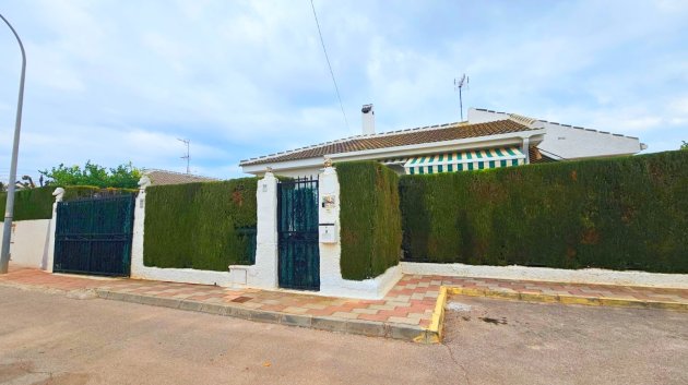 Reventa - Chalets -
Los Alcazares