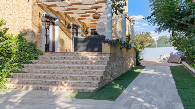 Revente - Villa -
Santa Pola - El Poble Llevanti